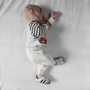 Zapatos Oxford para bebés, niños y niñas, de cuero sintético con suela suave de goma, tenis antideslizantes
